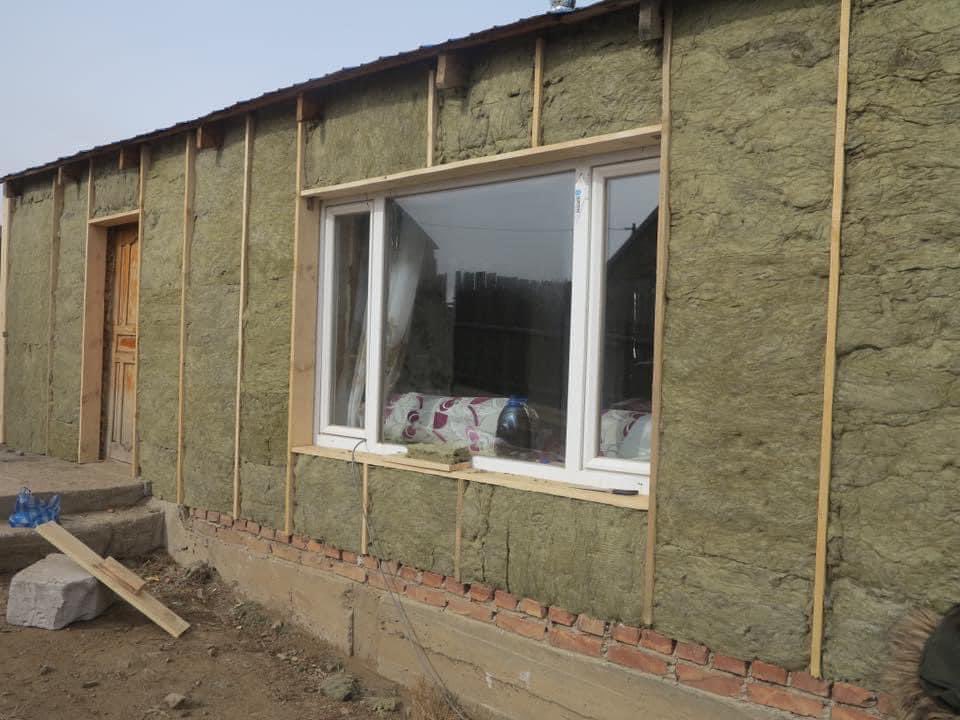 Өглөөний мэнд!
🏠Сайн дулаалаагүй байшинд 

✅Алтаар хийсэн нарны,хийн,цахилгааны халаагуур
✅Мөнгөөр урласан арван давхар цонх,хаалга 
✅Хүрлээр цутгасан Хятад,Япон шахмал түлш байгаад ч нэмэргүй.
✅Байраа сайн дулаалаарай!

#Basaltwool #firesafe #energysaving