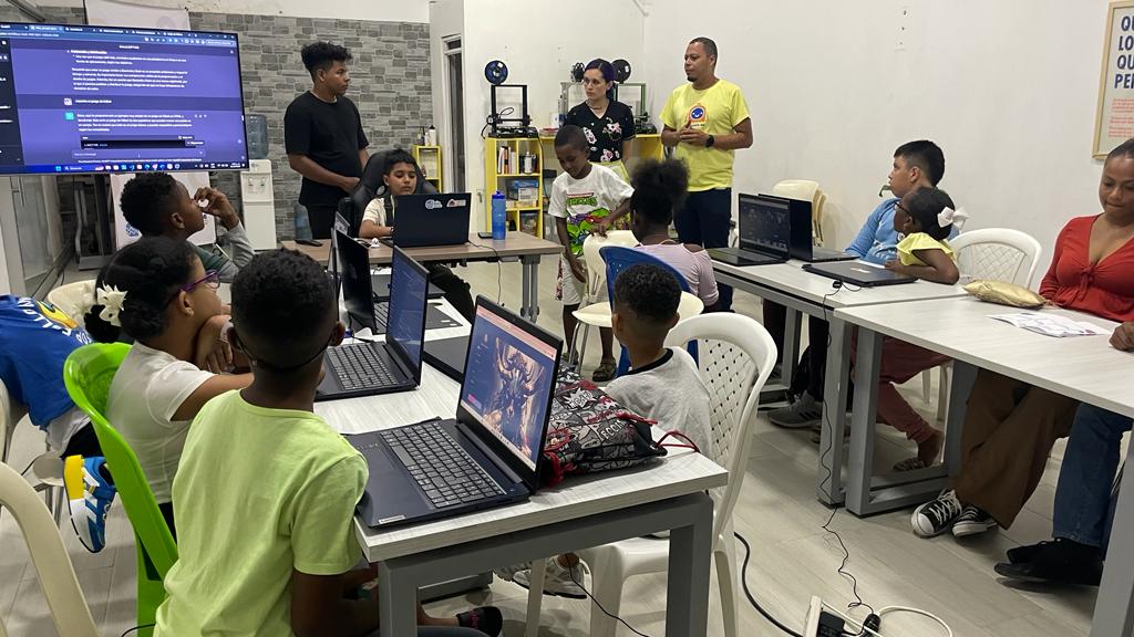 Estuvimos en <a href="/INNovaPacifico/">Escuela de Robótica de Chocó</a> conociendo el talento joven que se forma en lenguajes de programación. #Chocó #TecnologíaConPropósito