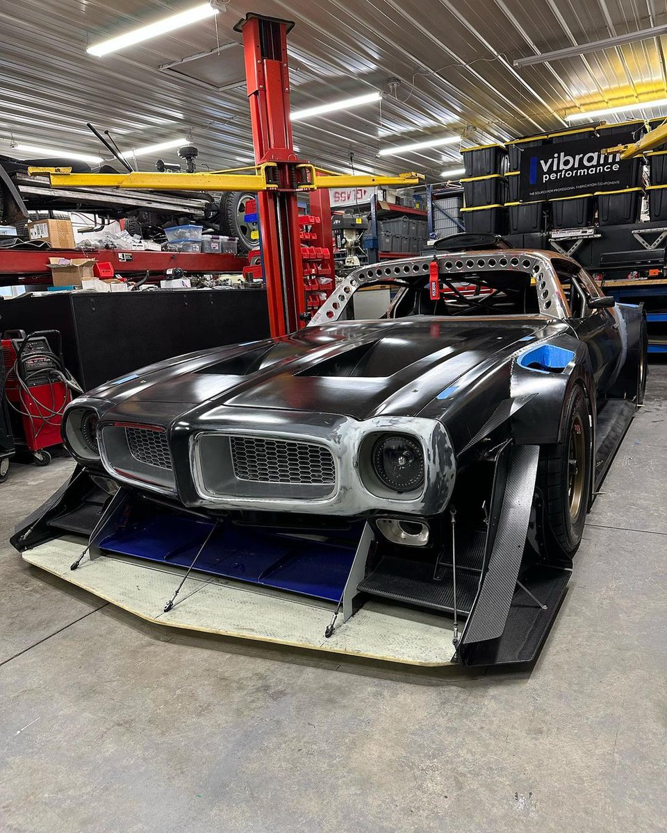 MusclecarsU's tweet image. Can&apos;t wait to see this thing in person next week! 🚀
#pontiacfirebird #semashow