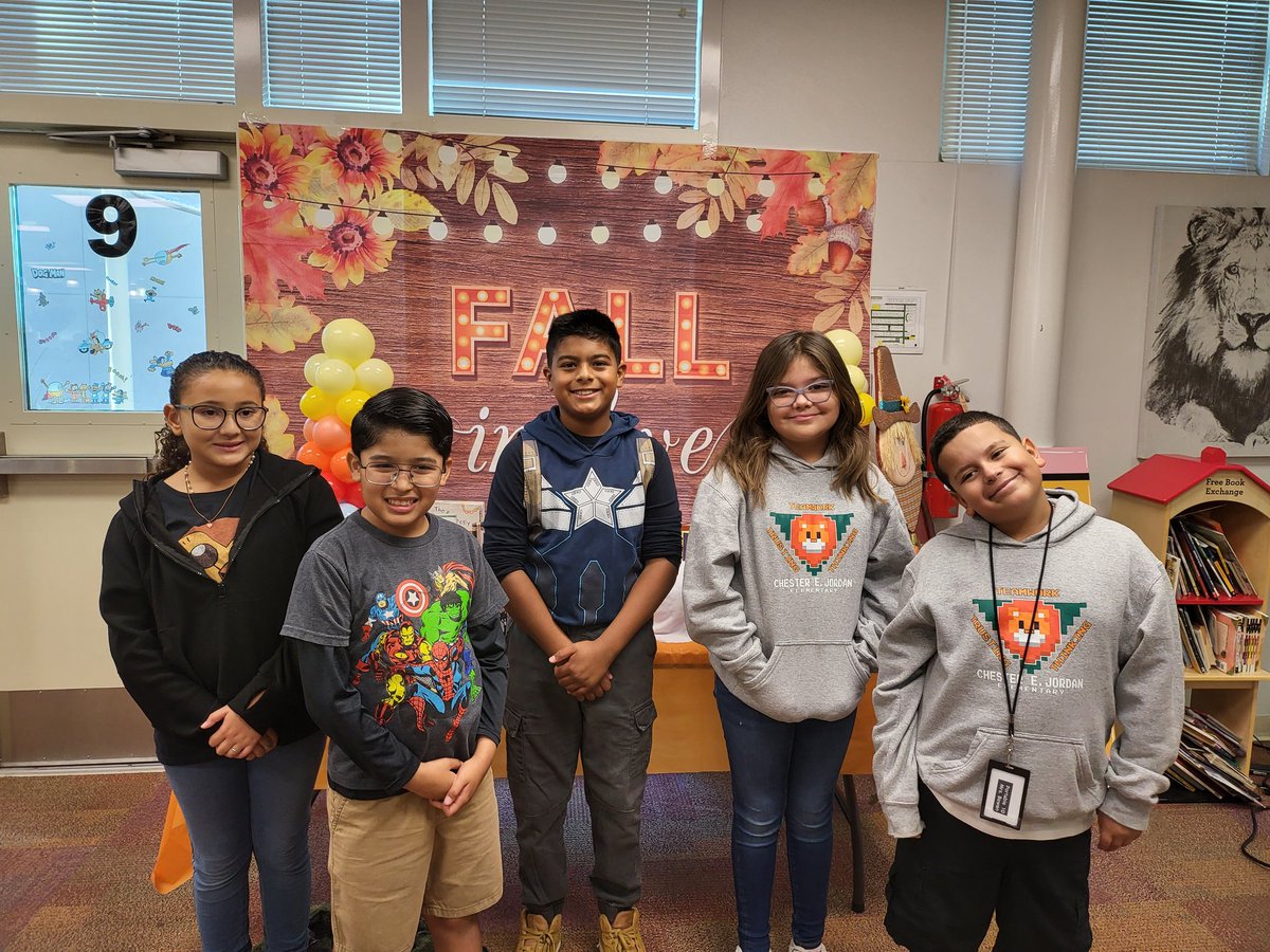 🏆🔬 So excited for my 5 students who earned 1st place at the campus science fair with their groundbreaking projects! 🌍🔍 Next stop: district science fair! 🚀 So proud of their hard work and innovation. 🎉👏 #TeamSISD #NxtLevel #FutureScientists #ProudTeacher