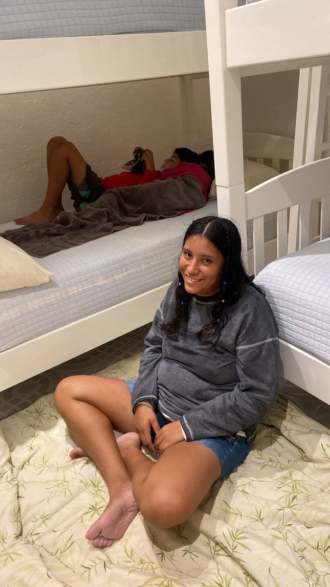 Angelesdacmm's tweet photo. #HuracanOtis #Acapulco
Si alguien sabe el paradero de mi hermana y sobrinos se encontraban en Brisas guitarrón, Se llama Guadalupe Monserrat, mis sobrinos son Leonardo Saúl y Pau mi cuñado es muy alto casi 2 metros Arturo 

Difundir y ayudar!!! Cualquier información https://t.co/FCV7D0EJOK