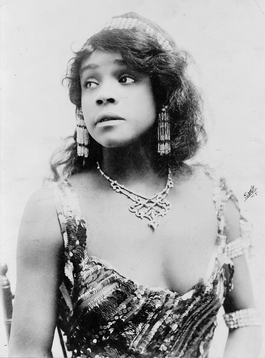 wikivictorian's tweet image. Portrait of American vaudeville performer, actress, singer, dancer and choreographer Aida Overton Walker. Photographed in 1912.