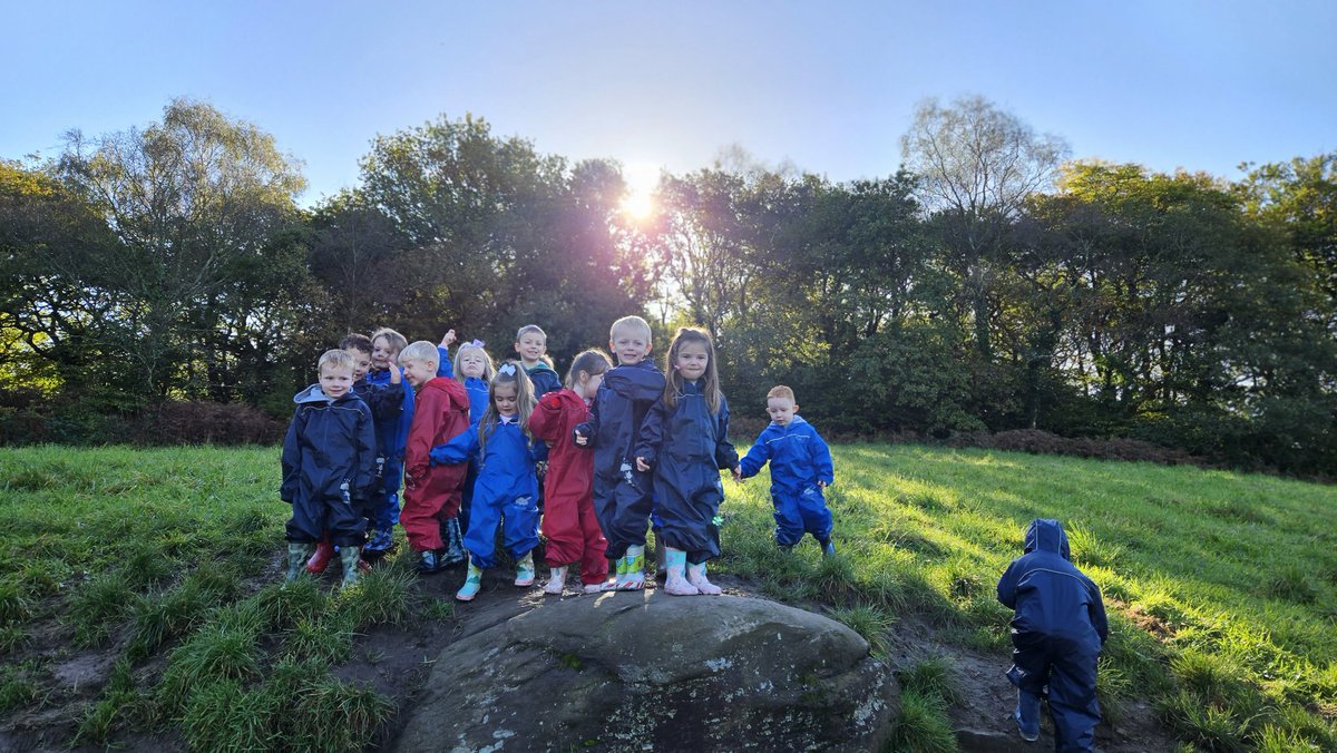 AbbeyPrim's tweet photo. Another fab welly walking, hedgehog shelter building, hot chocolate drinking, nature loving Forest Schools morning for Reception - we love where we live! ๐ ๐ณ๐๐๐ #Article29 #Article31 #ReceptionSP https://t.co/pOZJsc8wis