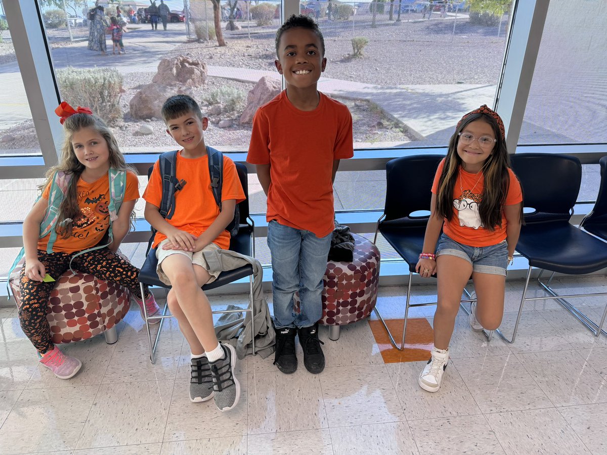 PowellEPISD's tweet photo. Powell Elementary stood against bullying today by wearing orange! 
#ItStartsWithUs
@ELPASO_ISD https://t.co/8wILXjInUI