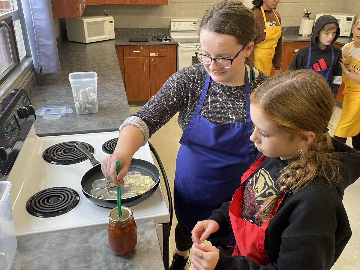 BizMathGuy's tweet photo. Business Math 7 - food preservation #OCPHS @olmstedcounty #SHIPgrant #beargrovesalsa #CookNcanDay #BMSbizmathguy @ByronBears @ByronMSBears https://t.co/SOfS6Vawvu