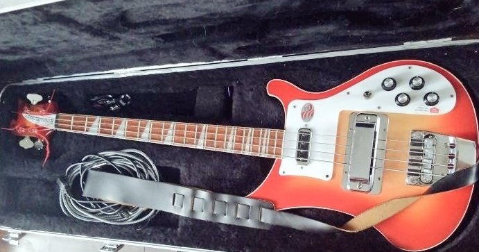 xSanguineMoonx's tweet photo. Hey #VTubers ! I'm curious what are some things you collect?? I collect #guitars and #basses ! (This is only a couple of what of I own)
~ 🌙💜🌙
#epiphone #explorer #epiphoneexplorer #rickenbacker #rickenbacker4003 #prs #envtuber #vtubers https://t.co/tTrCY4YP0t