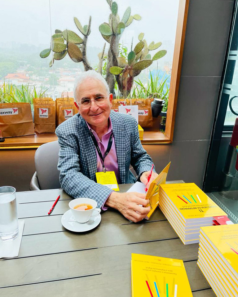 Axway's tweet image. As a patron of the MIT CISR (@mit_cisr), we had the pleasure of hosting a breakfast session for CEOs with the presence of Peter Weill, author of the book, “Future Ready: The Four Pathways to Capturing Digital Value”.

#AxwayLATAM #Digital #DigitalChallenges