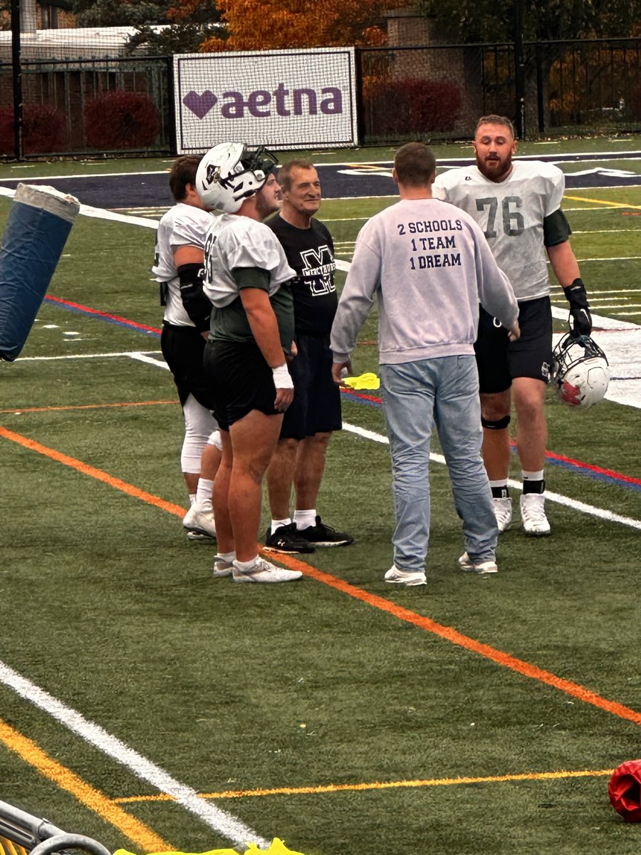ClaytonBezon's tweet photo. What a day viewing campus and the facilities, I loved every bit of it ! 
I cannot wait to be back out soon ! 
#golakers #mercyhurst #CarpeDiem 
@atticafootball @MercyhurstFB @CoachWaring https://t.co/jfouOLzVrN