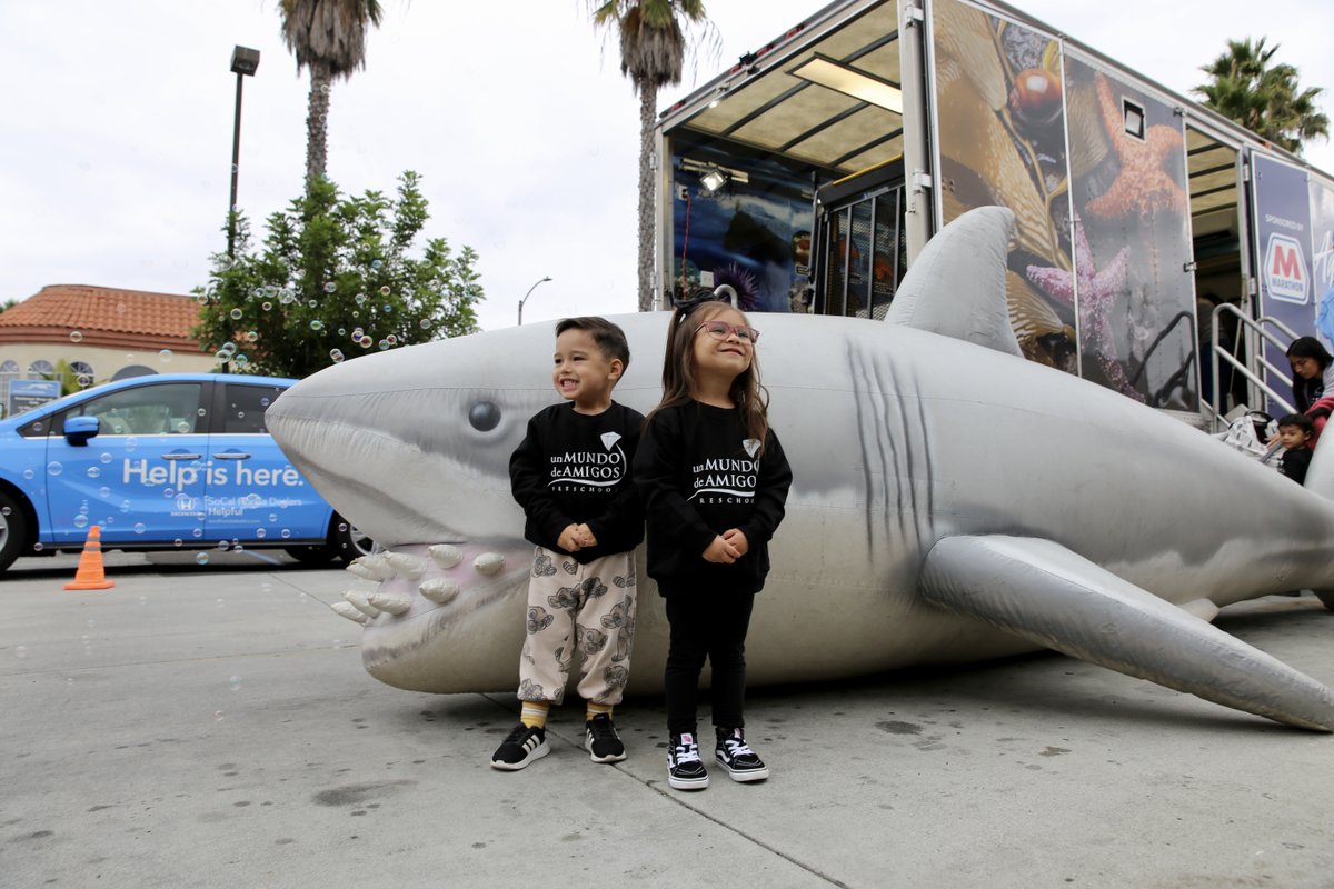 AquariumPacific's tweet photo. @HelpfulHonda helped us surprise Un Mundo de Amigos Preschool with the Aquarium on Wheels truck today! Over 100 students got to touch sea stars, anemones, sharks, and learn about ocean animals from Aquarium educators. 🐟 https://t.co/FE6xwD4Owa