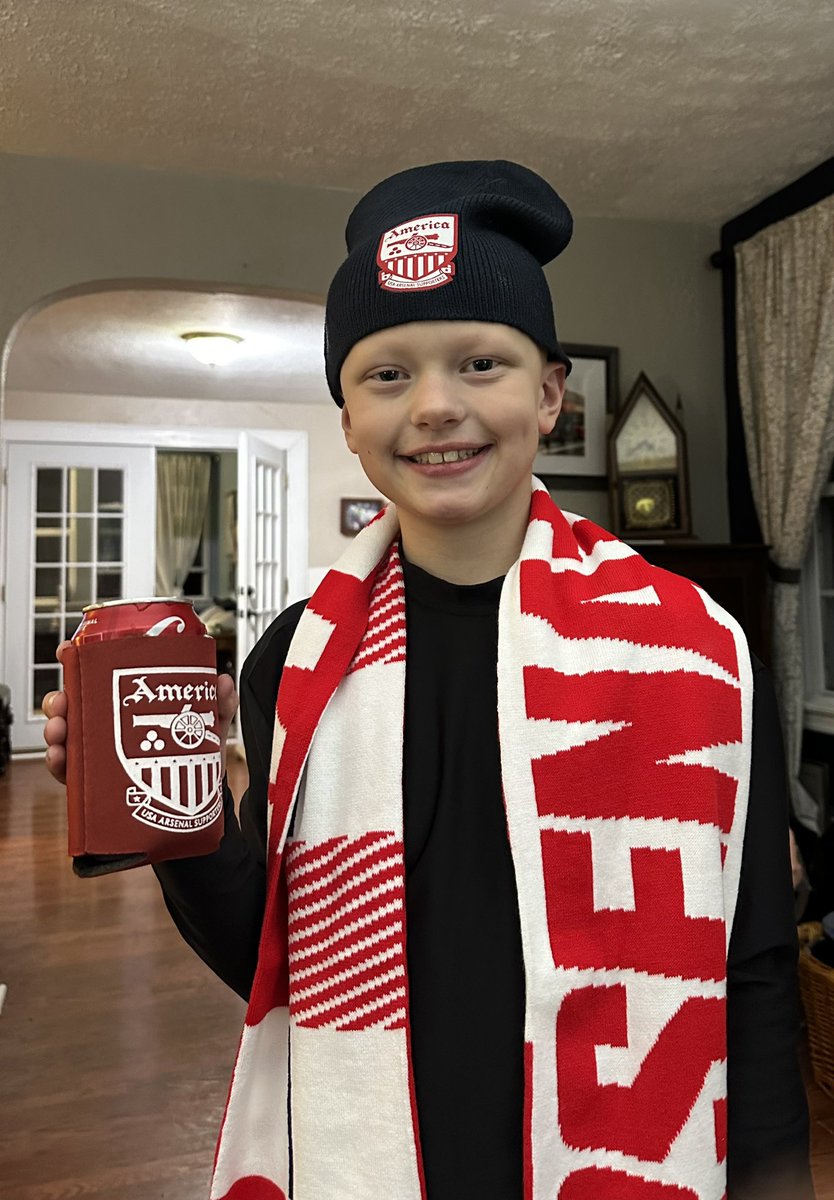 Andy216's tweet photo. Thank you @arsenalamerica for surprising Clark with a box of amazing Arsenal America gear. He was over the moon excited! #COYG @Arsenal https://t.co/aXfqRWihhq