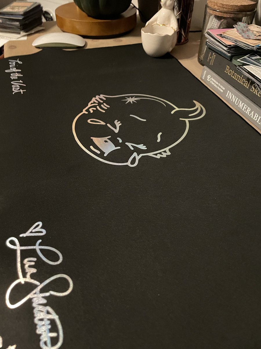 MaeveFearne's tweet image. Who wants a play-mat from powerhouse group Scrybabies!?

To enter
✨Like
✨Retweet
✨Follow
✨Don’t be stinky and mean

I’m going to pull for the giveaway on Halloween! 

Good luck everyone ☺️