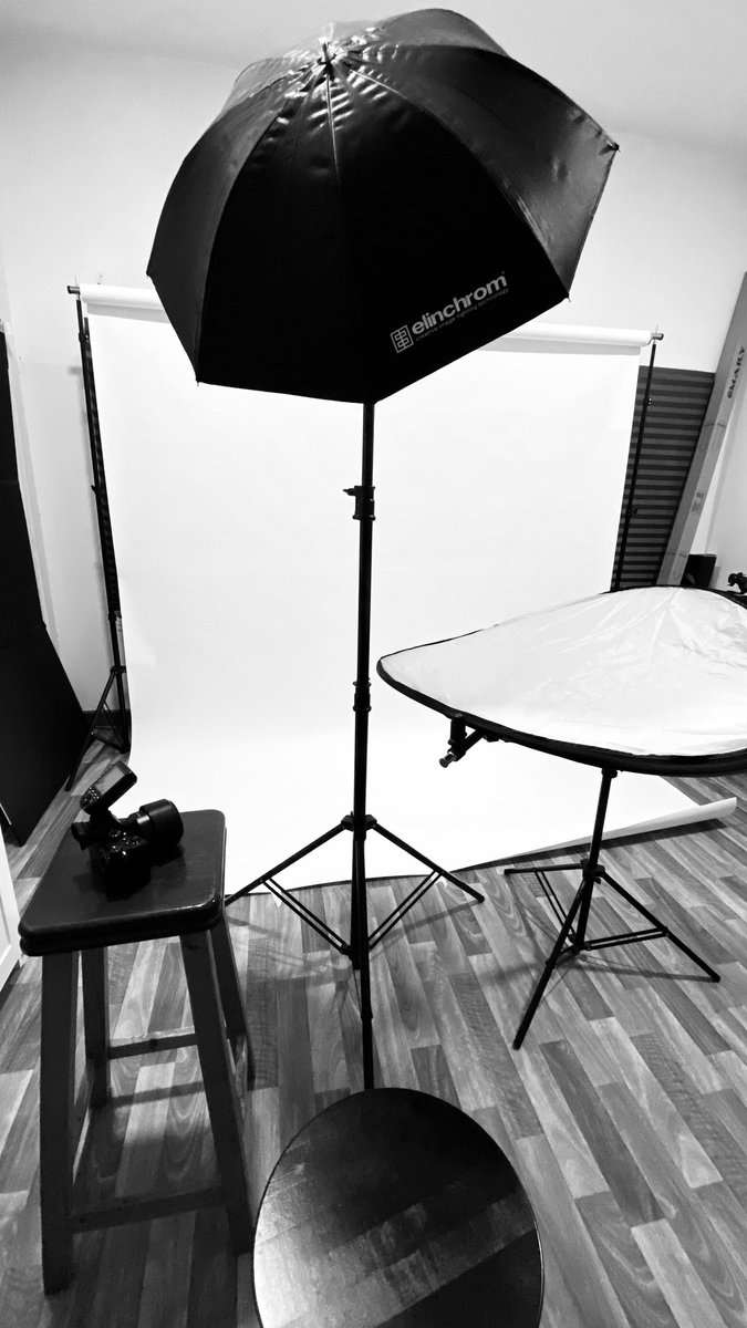 Minimal home studio setup for today’s business portraits session. #a7III #godox #elinchrom #studio #photography #studiophotography #photographylighting #businessportraits #businessheadshots #business #photographers #doha #Qatar