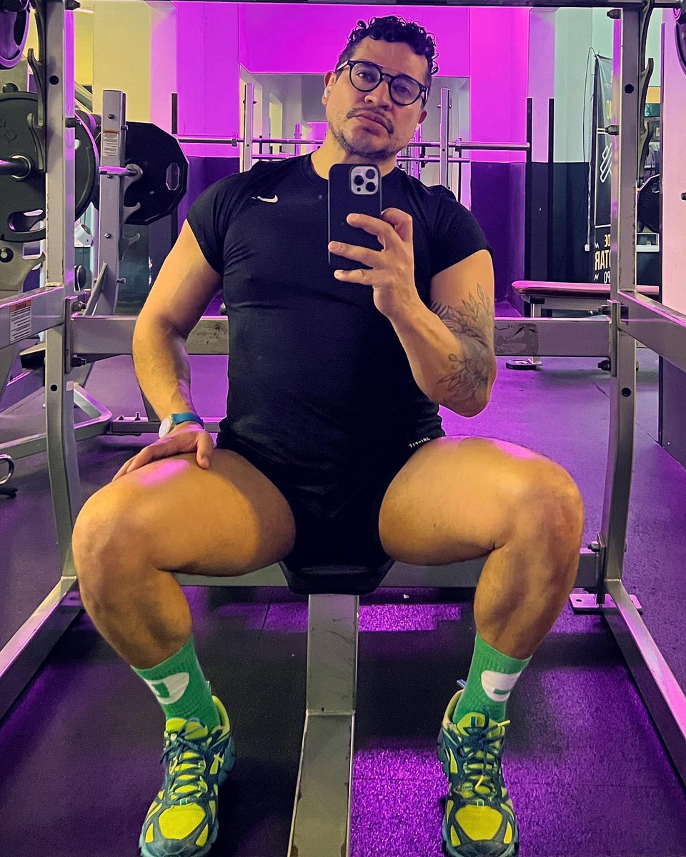 JuRoMaRo's tweet photo. No puedo con mi cara de seriedad!!! 😆 #gymmotivation https://t.co/9CZzP0E5AV