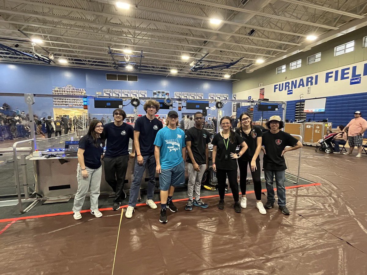 Forge9404's tweet photo. This past Saturday at Pirates Pillage we worked together with our alliance partners team 744 Shark Attack and team 5557 BB-R8ERS. We had an amazing time competing with them and would love to work together again in the future! #PiratesPillage #Alliance5 https://t.co/jn3GEbAc0t