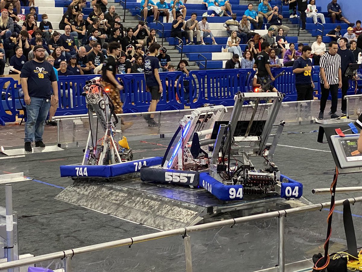 Forge9404's tweet photo. This past Saturday at Pirates Pillage we worked together with our alliance partners team 744 Shark Attack and team 5557 BB-R8ERS. We had an amazing time competing with them and would love to work together again in the future! #PiratesPillage #Alliance5 https://t.co/jn3GEbAc0t