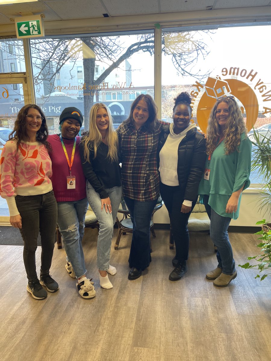 WorkBCKThompson's tweet image. Did you know we provide outreach services to the youth at A Way Home Kamloops ⁉

➡ Join us for the Youth Hub every week!
➡ Assistance with housing &amp;amp; applications for income assistance are also available

📆Wednesday's
⏰2pm-4pm

📍 653 Victoria Street, A Way Home Kamloops