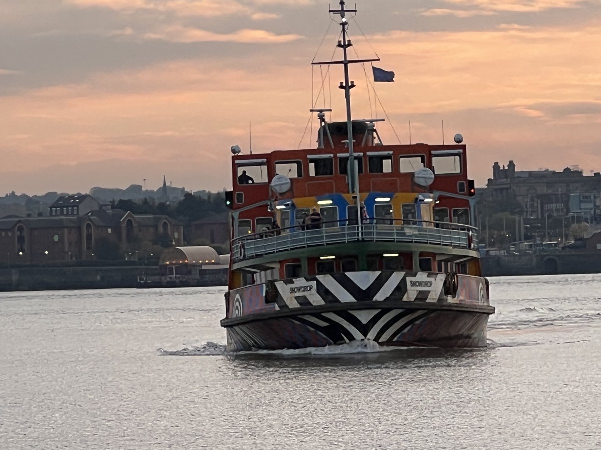 pjmalthouse's tweet photo. Still the best way to travel@to@#work #liverpool ⁦@MerseyFerries⁩ https://t.co/JnzISNp04x