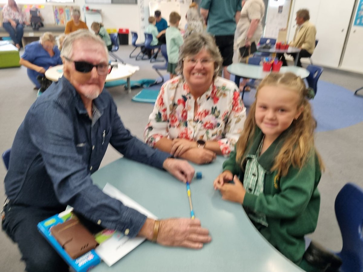 CleverKindy's tweet photo. Grandparents day 💙 https://t.co/Yjr3heXg0K