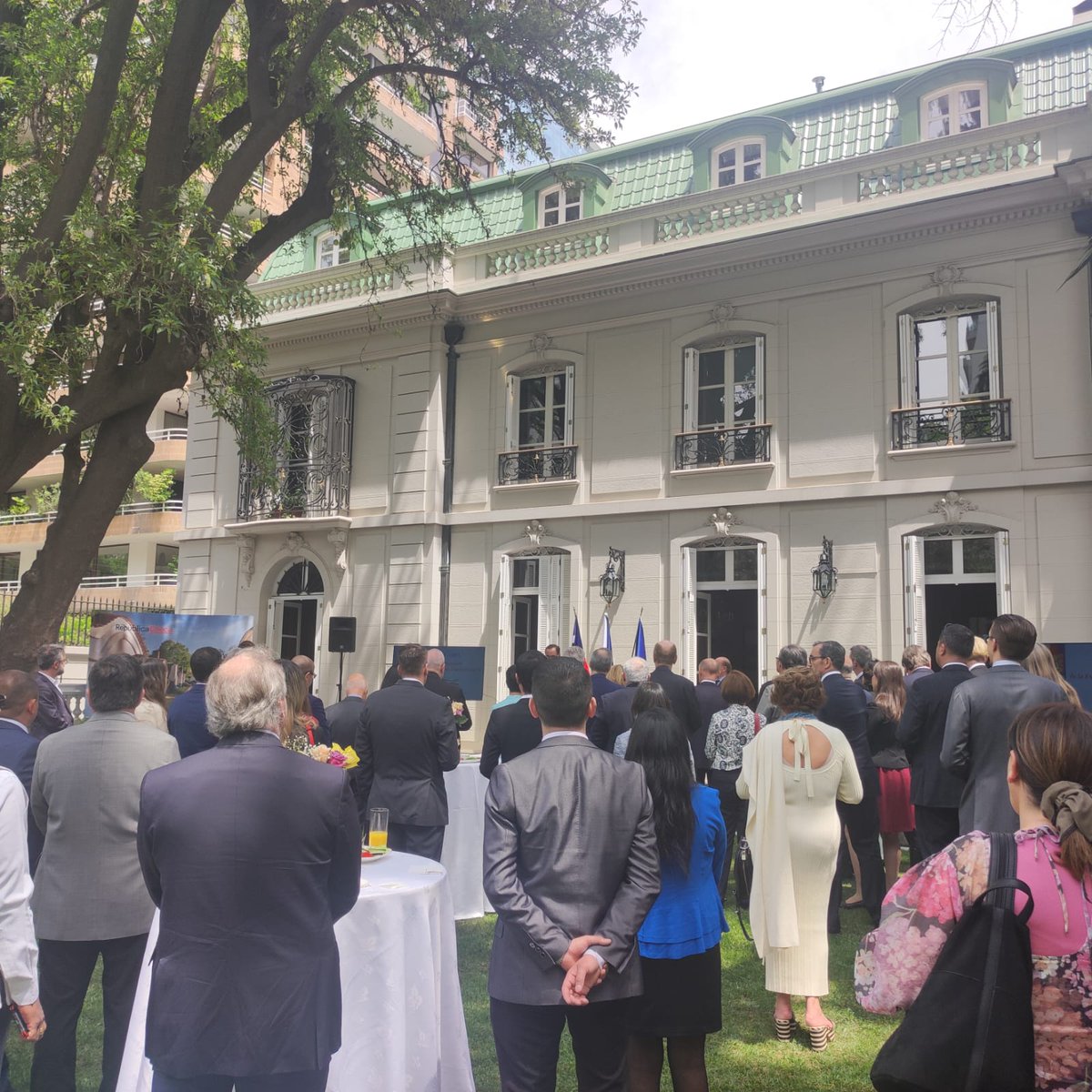 CCIVLosRios's tweet photo. CCIV visita Embajada República Checa

Con motivo del Día Nacional de la República Checa, el embajador en Chile de dicha nación, Pavel Bechný y su señora Martina Bechná, invitaron a diversos gremios comerciales e industriales del país a una jornada de reconocimiento y festejo. https://t.co/a4Hcx5B0G7