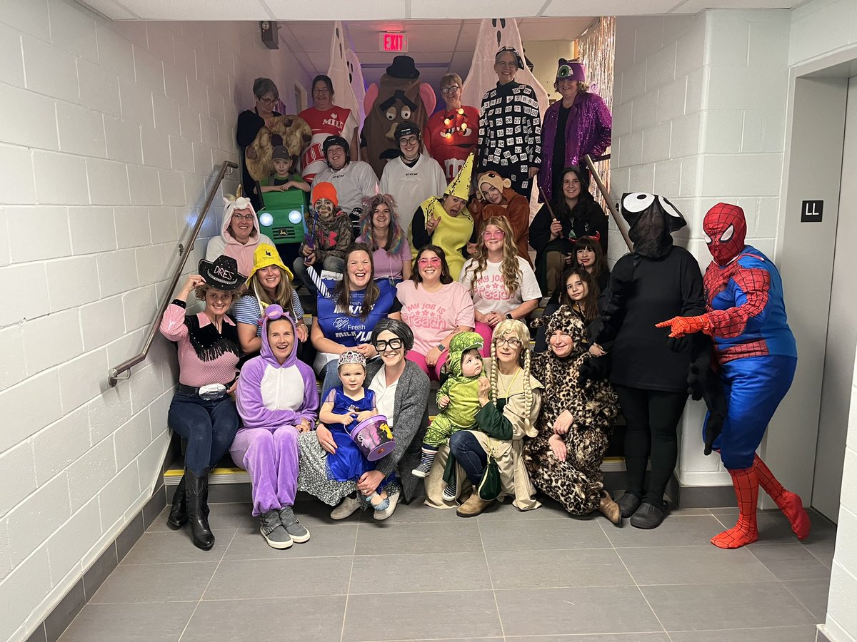 Our 2nd Annual Haunted Hallway was so much fun! I think our staff enjoyed it as much as our students! Happy Halloween from the DRES crew 🎃