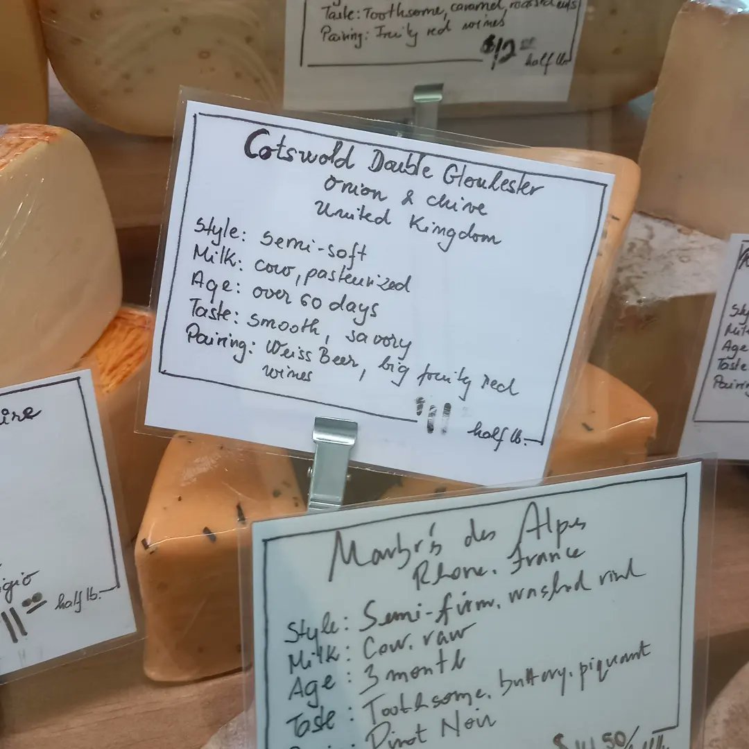 A cows &amp; cheese day 🐄🧀 A 5* tour of the <a href="/CraveBrosCheese/">Crave Brothers</a>, where sustainable practices are at the❤️of their business. Milk from their cows is made into delicious cheeses on-site. And a lovely visit to the Village Cheese Shop, stockists of two @ClawsonDairyltd cheeses! #Wisconsin
