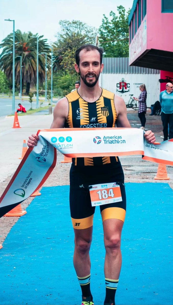 1er Puesto en la 7ma Fecha del Campeonato Nacional de Duatlón en Carmelo. Mi 4to año consecutivo ganando en ese circuito y mi séptimo triunfo en el año! 7/7 👊🏻🖤💛