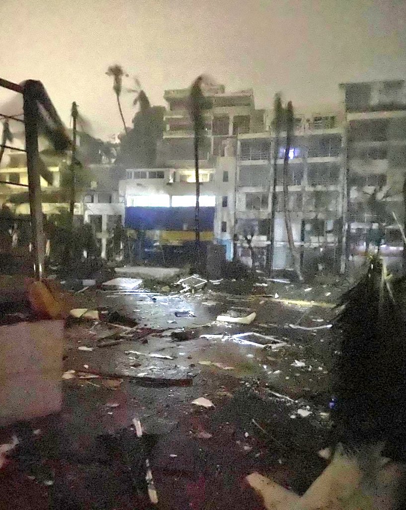 RJXMMichoacan's tweet photo. Preocupante la situación que se vive en #Guerrero tras el paso del huracán #Otis, muchas familias afectadas, que lamentablemente les costará mucho recuperarse ya que el presidente @lopezobrador_ quito el Fonden.

Toda nuestra solidaridad para los guerrerenses. https://t.co/ot2hfpFdJX