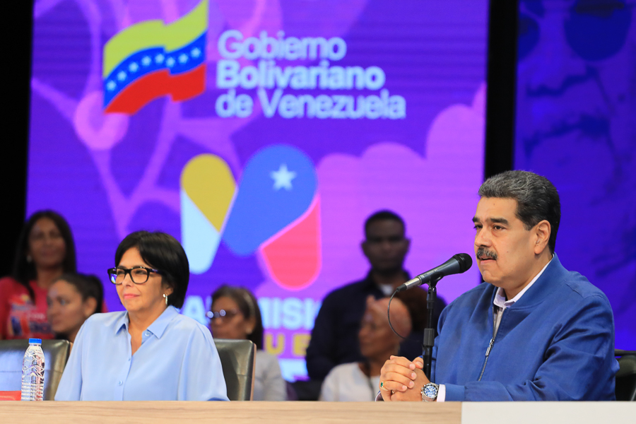 #25Oct Presidente @NicolasMaduro crea el Plan Económico y Financiero de Apoyo a la Mujer (CrediMujer), a través del cual el 15% de la cartera crediticia de la banca pública y privada debe ir dirigida a proyectos creados por las venezolanas.
#ActivosYFirmes