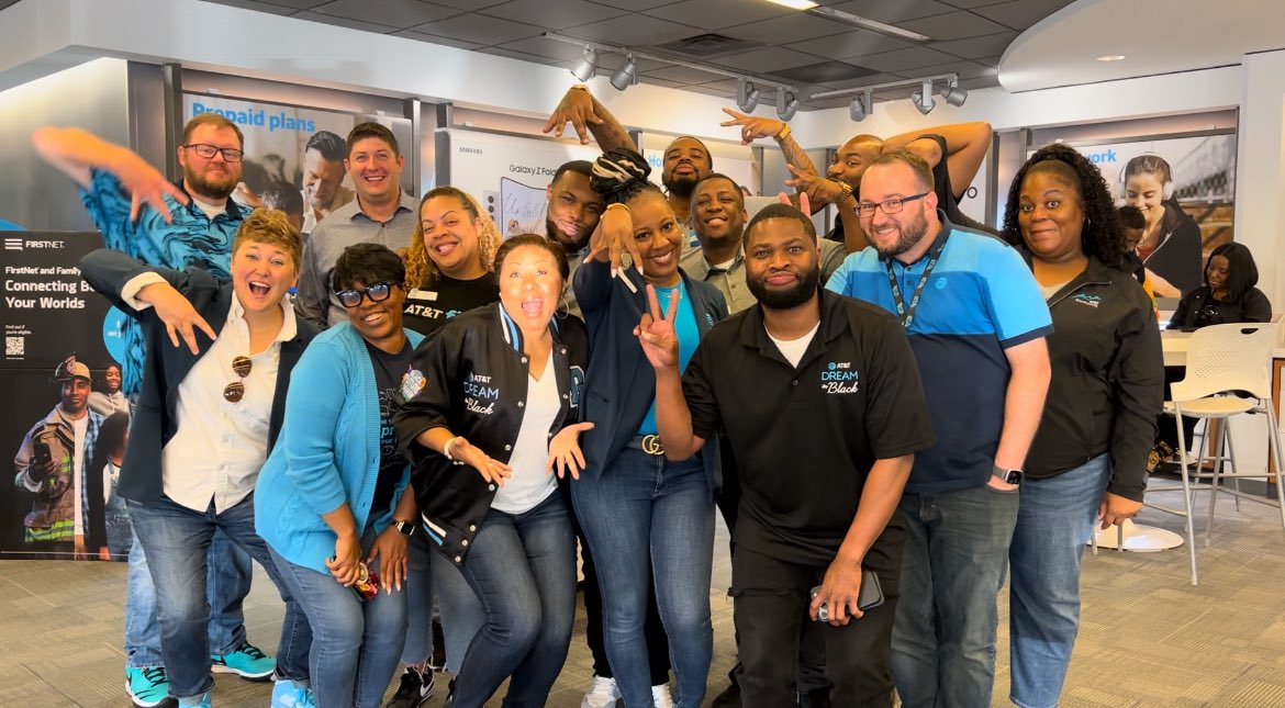 My oh my, did the Union Ave fam show me a BIG MEMPHIS “welcome”! From their boards to their customers’ smiling faces, this team is full of vibes and passion for #OurPurpose. Thank you for a fantastic visit! #SESfam #DIB #DreaminInUnion <a href="/KKintheSES/">Krista Kouns</a>