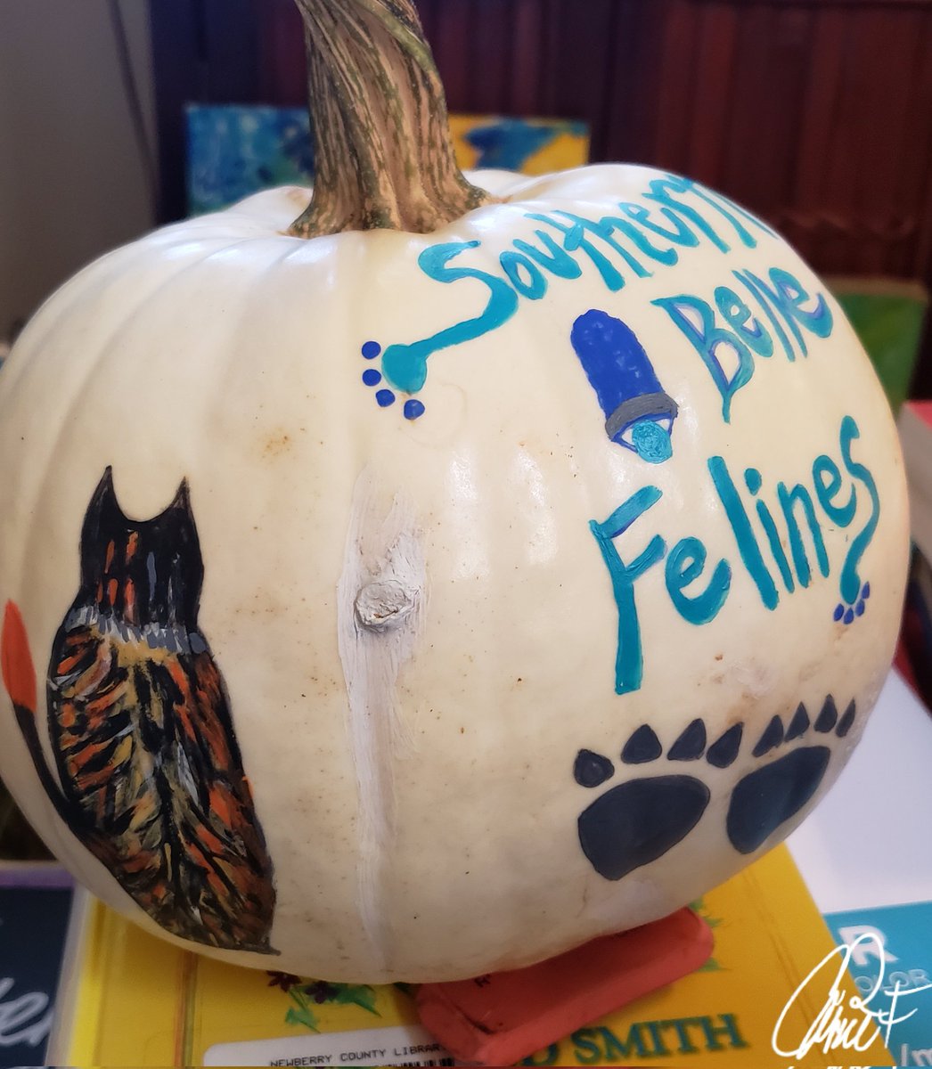 CassieJFox's tweet photo. #Halloween2023 My painted cat pumpkin with the #SouthernBelleFelines almost complete. #CatsOfHalloween #SiameseCats #TabbyCats #TortieGirl #CatPurrents π #Pumpkin @sjoy1125 @MsB0759 @Andy18512371 @SudoNimh @oakgiraffes @rwyjunior @OdieOrville @Stonz_camp @CFLong2 @DominoConcetta @audballcaudball @LolaLegged @ItsMeDeaner