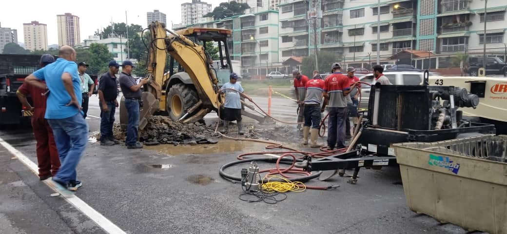 Geidymar8's tweet photo. @andreahzb21 Están realizando labores de mantenimiento 🥴 lo acaba de publicar el MPPT https://t.co/hK534ptpWo