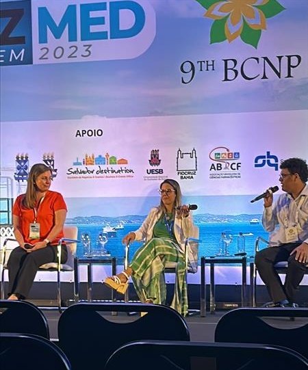Dr. Lori Ferrins (@loriferrins) on Twitter photo It was great to talk all things publishing during #BrazMedChem23 with <a href="/carolinahortago/">Carolina Horta Andrade</a>! <a href="/ACSonC/">ACS on Campus</a> <a href="/ACSBioMed/">ACS Publications Bio & Med Chem Content</a> <a href="/ACS_Omega/">ACS_Omega</a> It was great to talk all things publishing during #BrazMedChem23 with <a href="/carolinahortago/">Carolina Horta Andrade</a>! <a href="/ACSonC/">ACS on Campus</a> <a href="/ACSBioMed/">ACS Publications Bio & Med Chem Content</a> <a href="/ACS_Omega/">ACS_Omega</a>