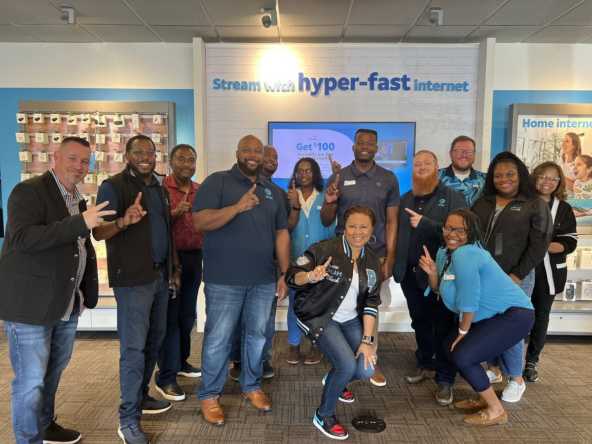 carawfields's tweet photo. Shoutout to Horn Lake (Prime Comms) and Southaven (Blue Link)๐ We so appreciate our AR partners and the fabulous work theyโre doing to connect customers to greater possibilities! We donโt get it done alone! #BetterTogether #SoutheastStates #PartnershipIsPower https://t.co/Za8XNdf3ih