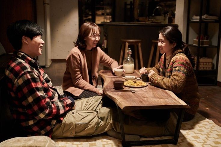 GibbonGortimer's tweet photo. "Little Forest" (2008) is a delightful and wholesome film that transports viewers to a charming village with breathtaking scenery. The film's picturesque setting serves as a character of its own, providing a soothing backdrop to the heartwarming story. https://t.co/ENJrFGx1ZF