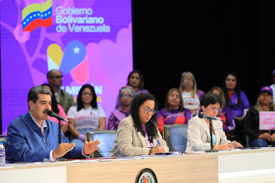 #25Oct Presidente @NicolasMaduro indicó que la Fiscalía Nacional asumirá la ejecución de un registro único de denuncias y alertas dirigidas a la protección integral de la mujer contra la violencia.

#ActivosYFirmes