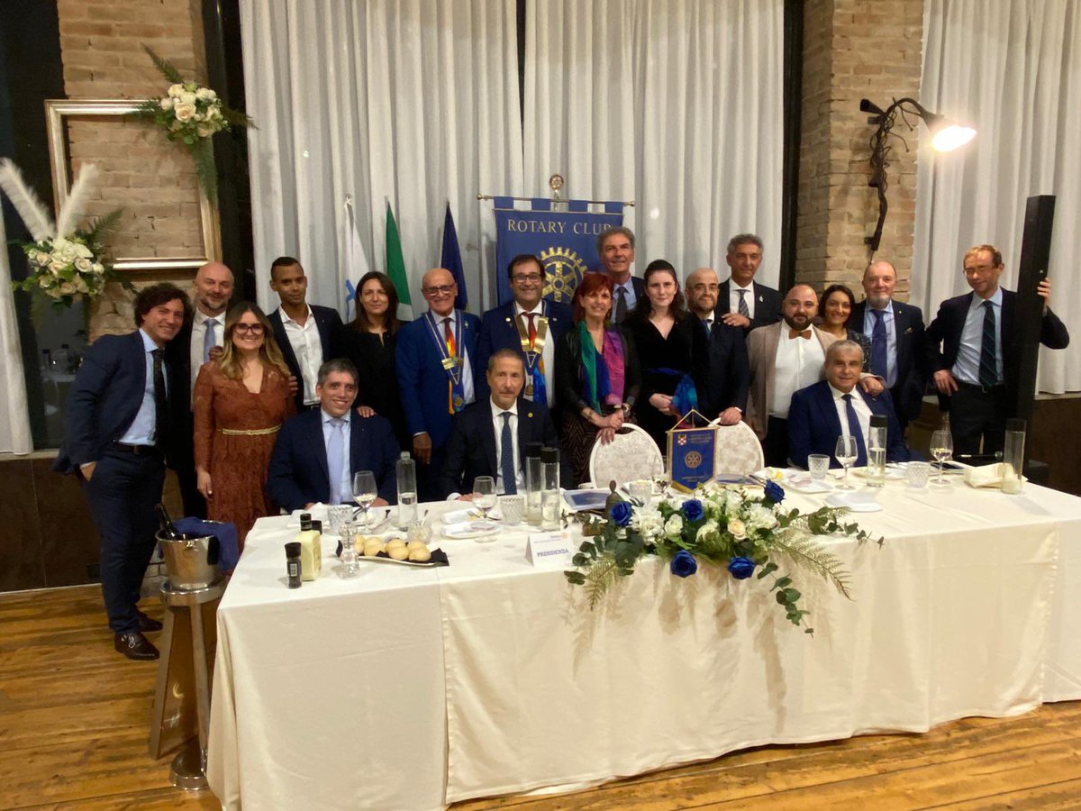 CalloriFabio's tweet photo. Quelle belle serate !!! 
#rotary #ottobre2023 #distretto2050 #governatore https://t.co/38CbWtdtxM