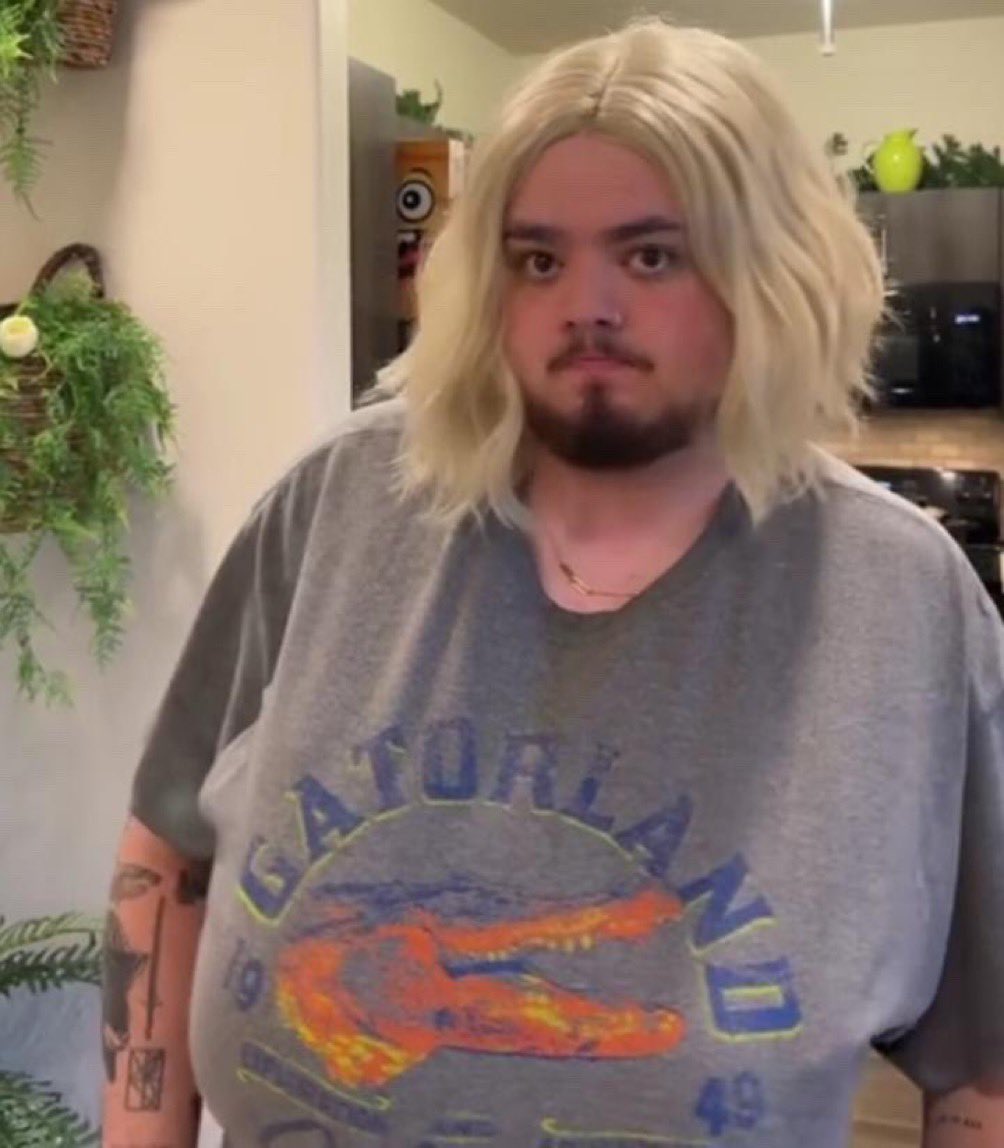 QueSleeze's tweet image. Why her life sound like a Tyler Perry movie 💀