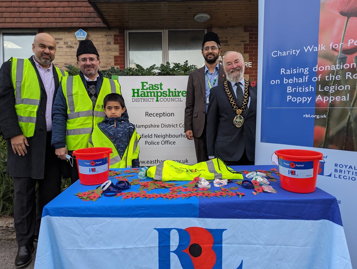 Muqami Region Ahmadiyya Muslim Elders Association went to East Hampshire District Council and met the Mayor Cllr Anthony Williams to launch the 2023 CWFP Poppy Appeal.