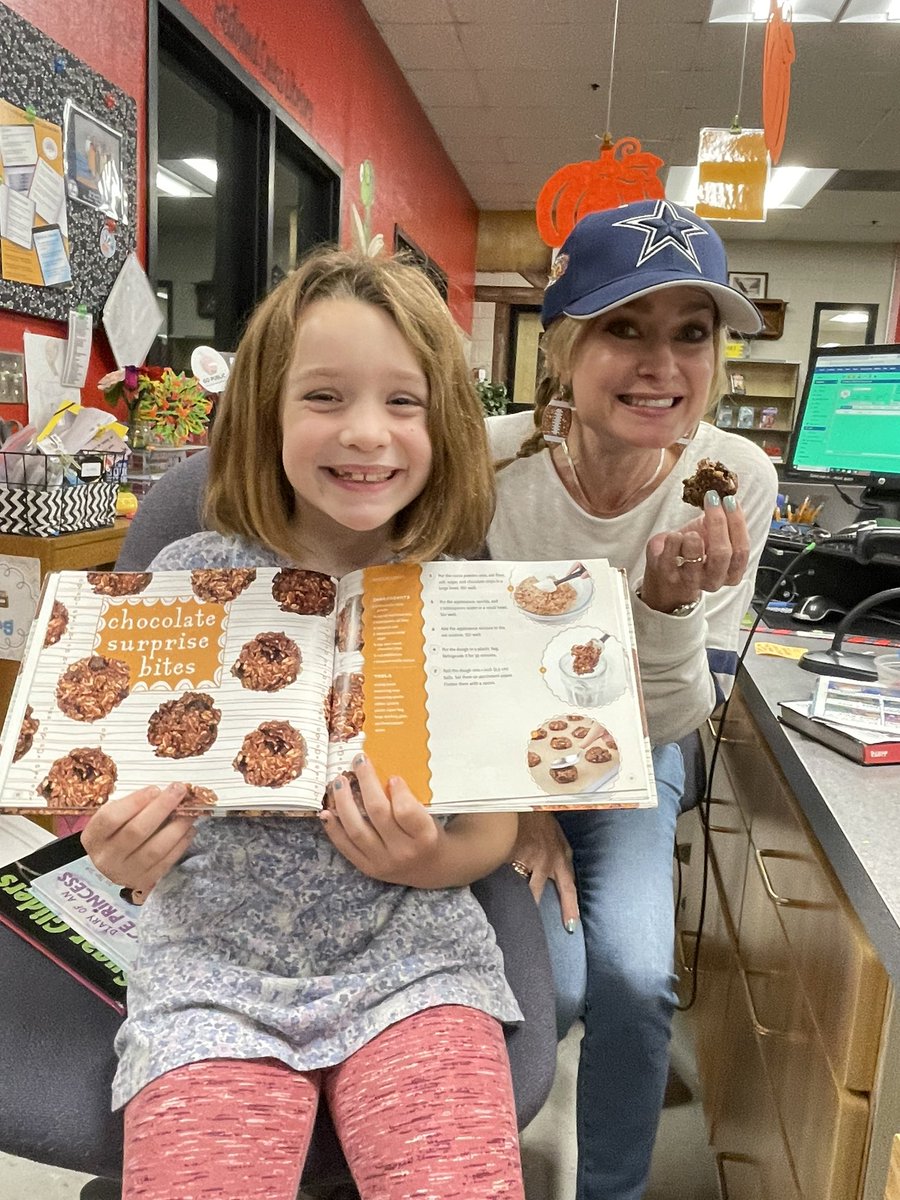 Redland Oaks Library tweet media