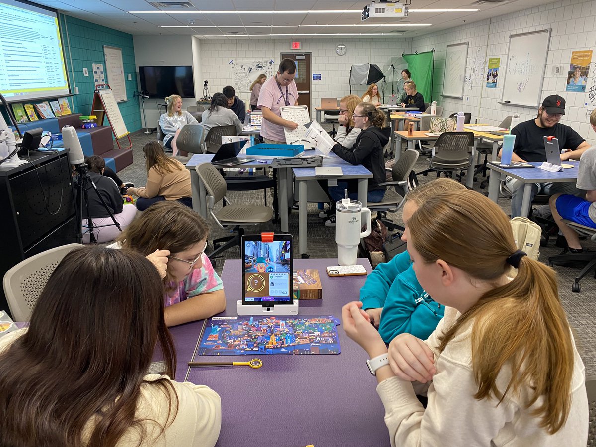 Fun with STEM toys <a href="/COE_UNI/">UNI College of Education</a> #unietd #preserviceteachers