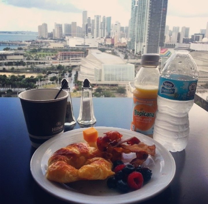 PerricoRey's tweet image. Difference is ion "fake life" on social media I'm really #NotLikeNobody #WealthyBum #SimpleMovesBigInvestments