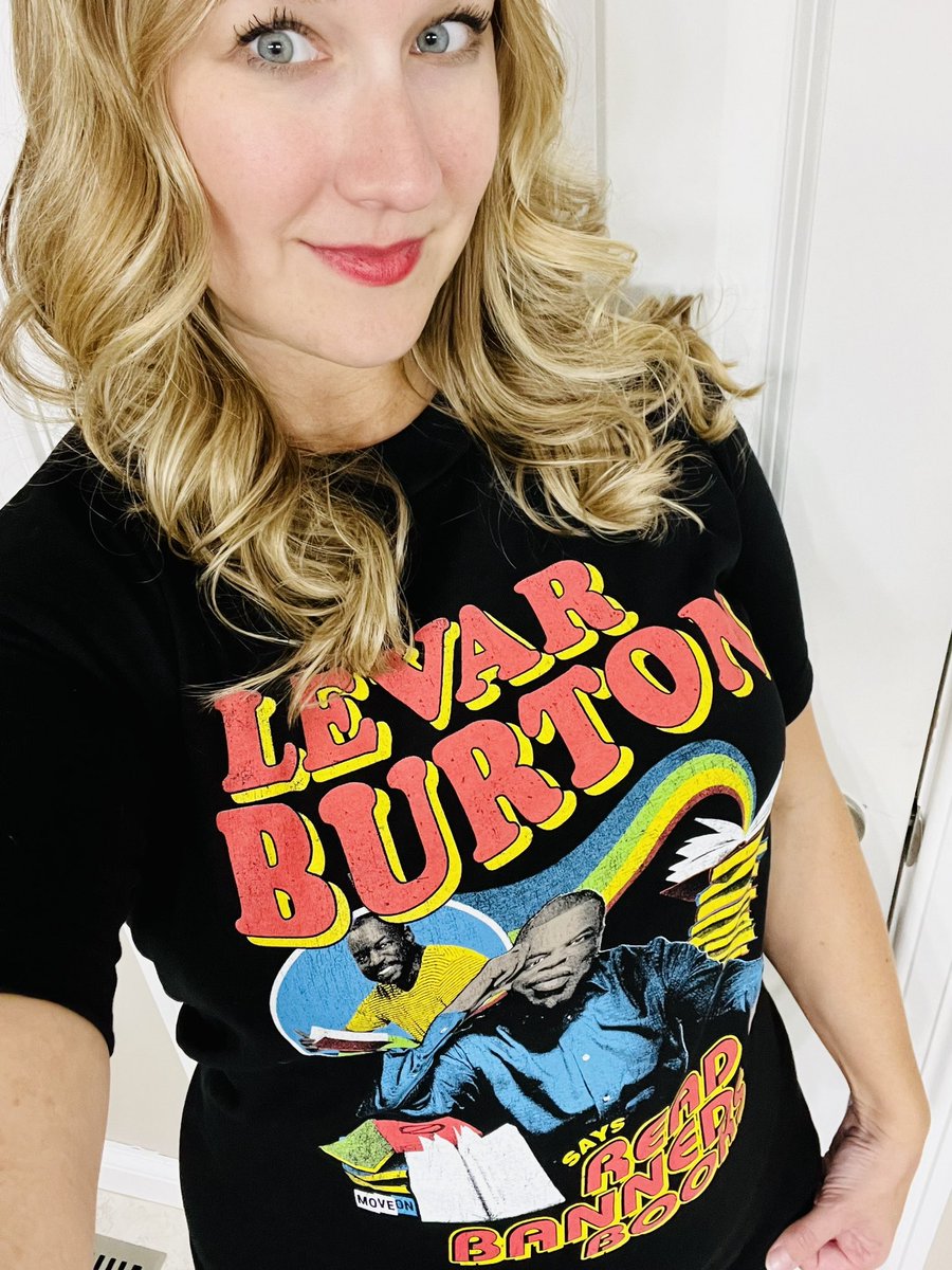 LEVAR BURTON SAYS READ BANNED BOOKS! Get your own awesome shirt! Money raised helps “stop book bans and build a world where everyone can see themselves in the pages of a book.” <a href="/MoveOn/">MoveOn</a> 

store.moveon.org/products/levar…