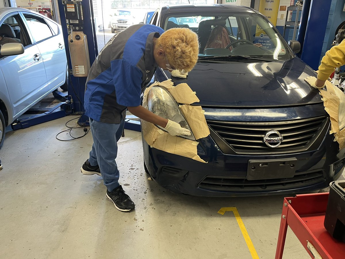 CVHS_AutoTech's tweet photo. CVHS Auto Tech Level 2 students hard at work today getting some work done on our Student Auto Sales vehicles. Great hands-on learning!! @FCPS_CTE @Region4FCPS https://t.co/ccsJLJPzr3