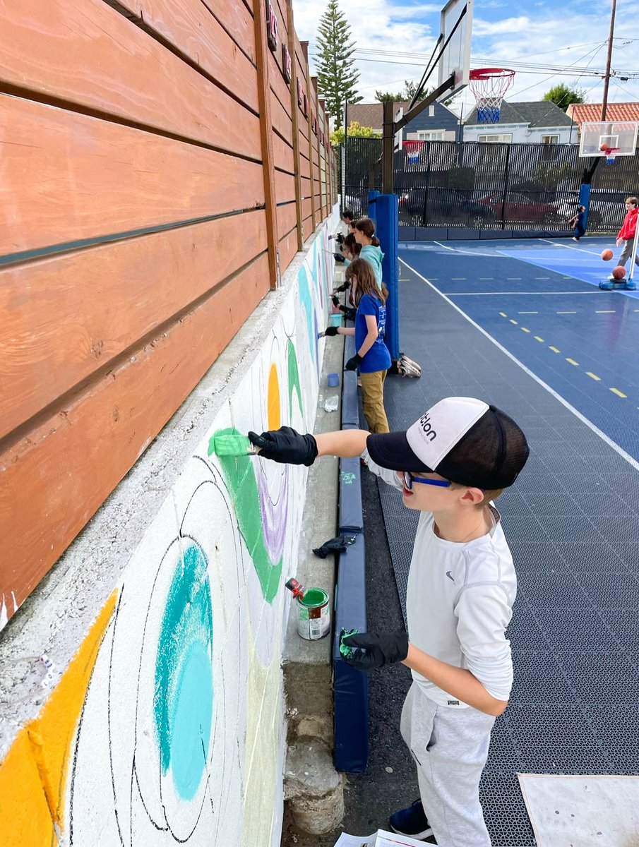 Spearheaded by the LGBTQ+ Club, students embarked on an art mural with KT at ORT, a queer, trans non-binary visual artist, and muralist. A big thanks to KT, who adorned the campus walls with a beautiful masterpiece, showcasing the school's colors, mascot, and values!🎨
#WeAreLFSF