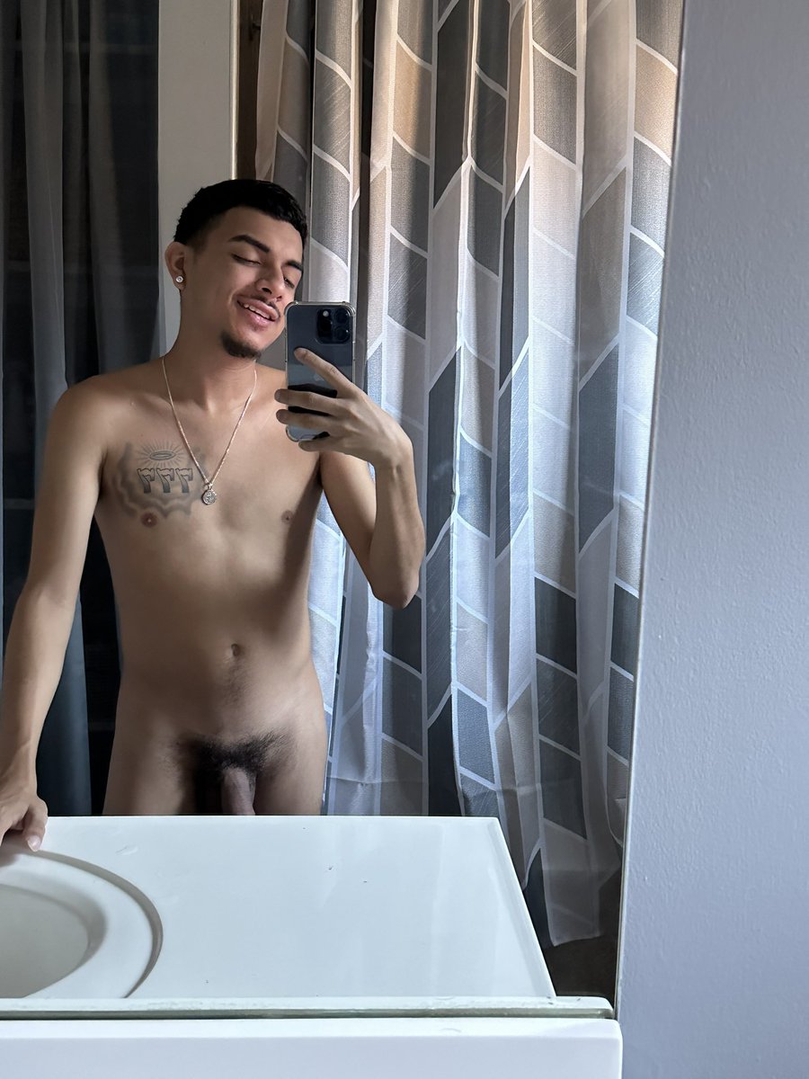 CHRISTIANNZ tweet media