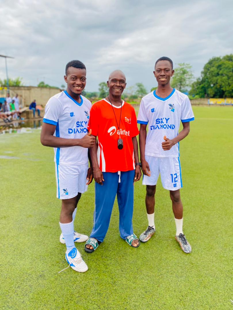 AugustineSouma's tweet photo. Laughing with my powerful coach and team Mate ♥️⚽🥇💪🏟️ https://t.co/3I2FkDSG3l