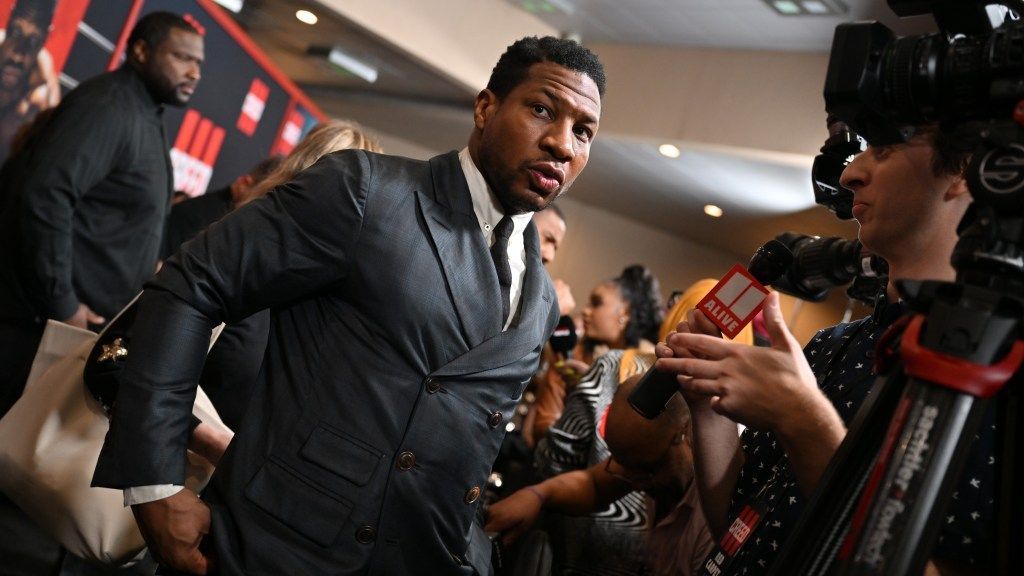 DYHAT_podcast's tweet image. Jonathan Majors to stand trial on domestic abuse charges as NY judge denies dismissal. Trial set for Nov. 29, following a March domestic dispute. 

Full story: buff.ly/3Qwq9XF #JonathanMajors #TrialUpdate