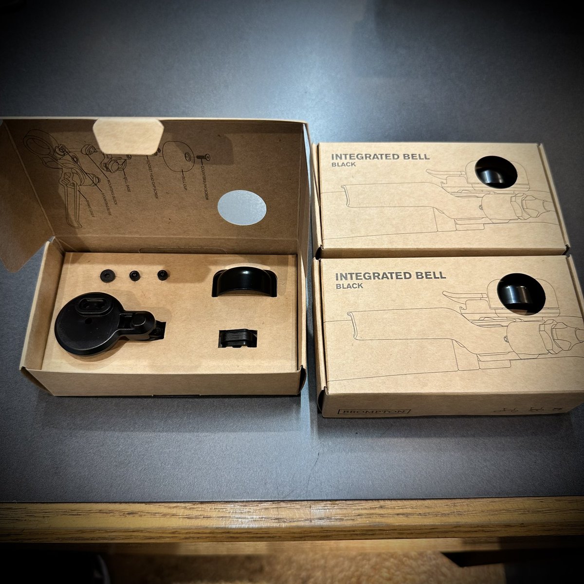 LORO_ONOMICHI's tweet image. BROMPTON用ベルが入荷しました‼️
barbourに標準装備されている、brassと現行純正のBlackです‼️
クラッシックにカスタムしたい方はbrassオススメです‼️

営業時間9:00～18:00🚲水曜定休

#尾道 #brompton #bromptonlife #mybrompton