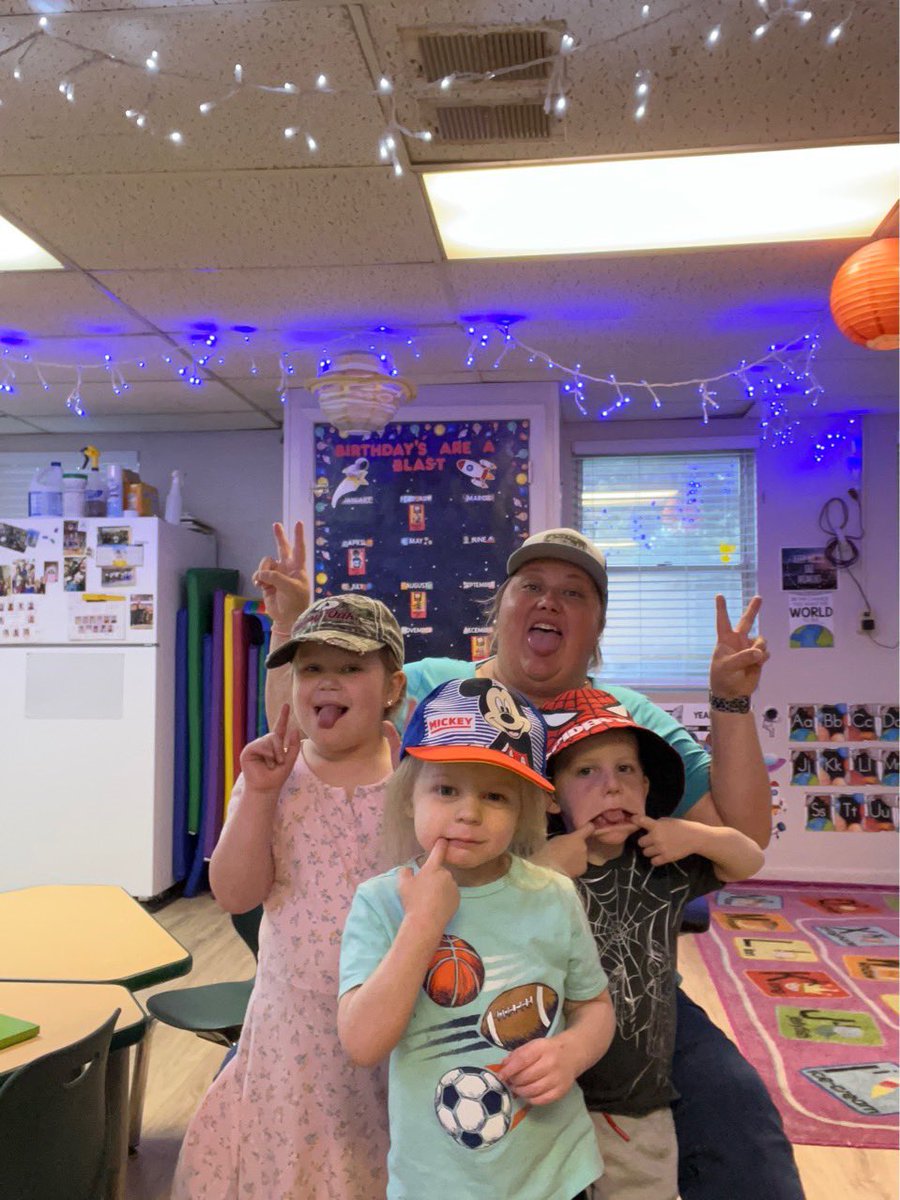 We’re just a wild and crazy hat wearing crew.  Watch out! This group is looking great. 🧢👒🎩🎓🥳 #hatlover #hat #hatclub #toocoolforschool