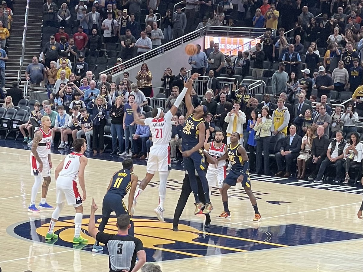 CoachMo7's tweet image. ‘23-‘24 is on! I love this game!
Will a world that looks up to athletes as heroes find those heroes looking up to God? #TotalAthlete